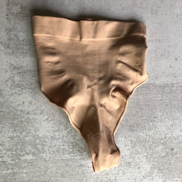 Skims Sculpting Mid Waist Thong SH-MWT-0198 - Picture 4 of 7